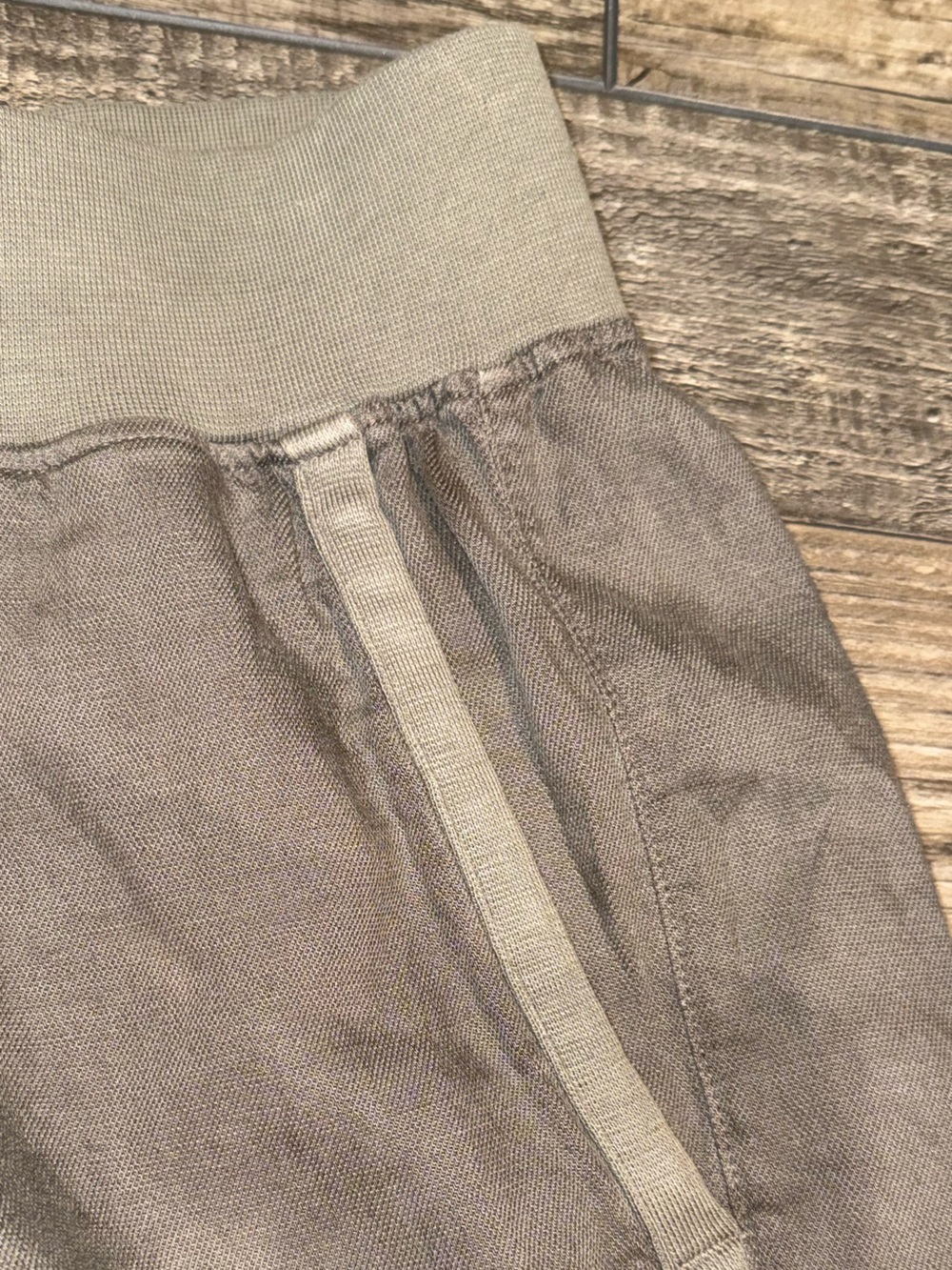 Faherty Brown Linen Shorts Medium EUC - Picture 3 of 6